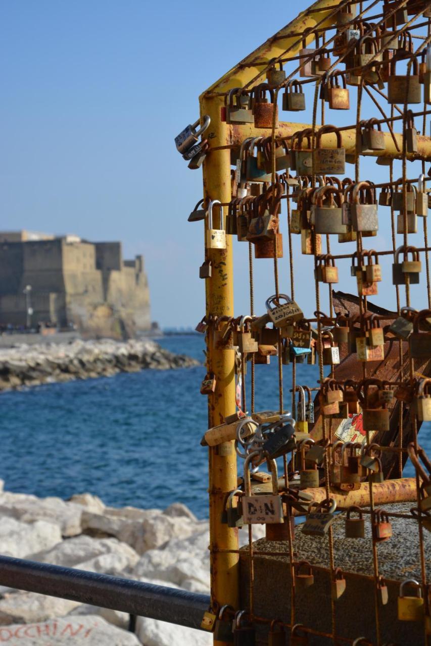 مبيت وإفطار نابولي Dimora Megaride المظهر الخارجي الصورة